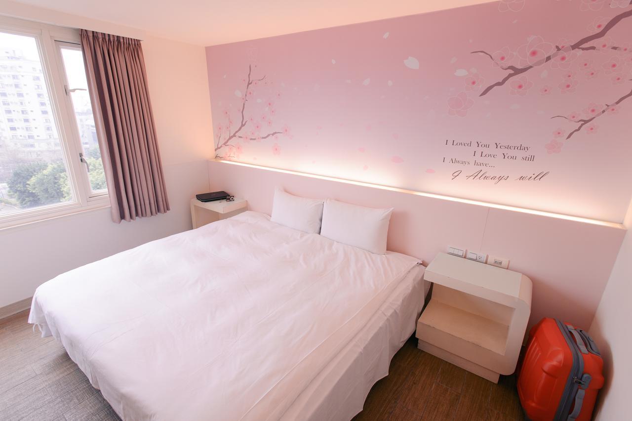 Kiwi Express Hotel - Zhong Zheng Branch Taichung Bagian luar foto